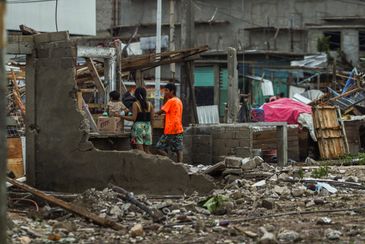 CIDADE DO MÉXICO (Reuters) - Pelo menos 27 pessoas morreram em decorrência do furacão Otis e outras quatro ainda estavam desaparecidas, informou o governo do México nesta quinta-feira, depois que uma das tempestades mais poderosas a atingir o país se abateu sobre o resort de praia de Acapulco, no Pacífico, na madrugada do dia anterior.
 25/10/2023    REUTERS/Henry Romero
