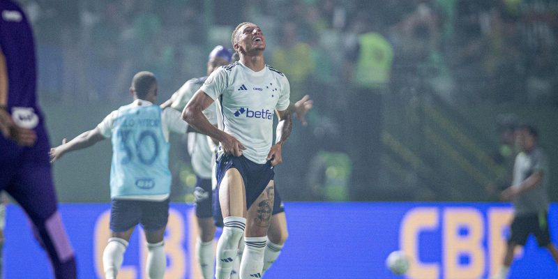 Cruzeiro supera Goiás e ganha fôlego na lua contra o rebaixamento