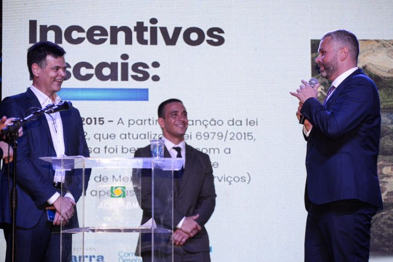 Empresario conhece Condominio Industrial por meio de palestra nos Estados