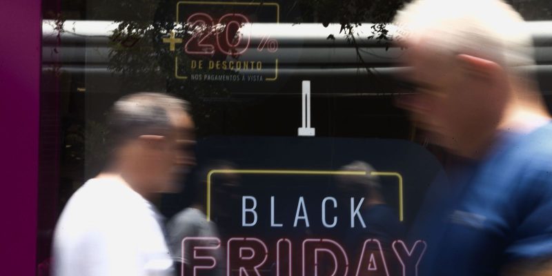 Entidades alertam para cuidados em compras durante a Black Friday