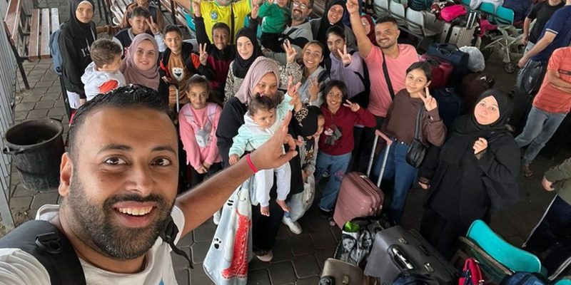 Brasileiros cruzam a fronteira de Gaza com o Egito