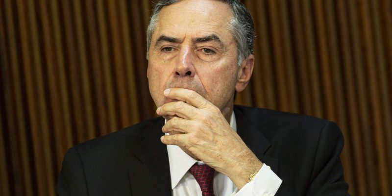 “Escolha feliz”, diz Barroso sobre indicação de Dino ao STF