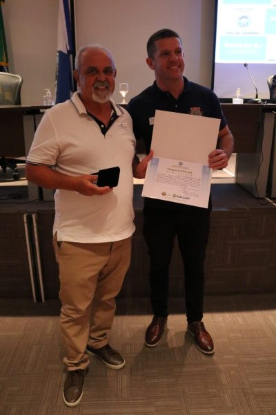 Prefeito Neto recebe medalha ‘Amigos do Degase’ pelas ações de socioeducação promovidas pela prefeitura