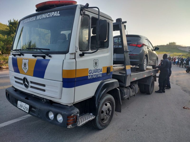 Motorista é preso após ser flagrado dando ‘cavalo de pau’ em rodovia de Volta Redonda