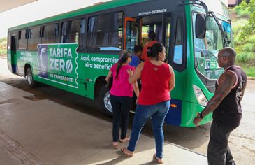 Wilson Dias Brasília (DF) 01/12/2023 - O município de Luziânia (GO), no Entorno do Distrito Federal, passou a ter transporte público em operação com tarifa zero. A medida garante aos moradores da cidade gratuidade para circulação nos veículos coletivos. Foto: Wilson Dias/Agência Brasil