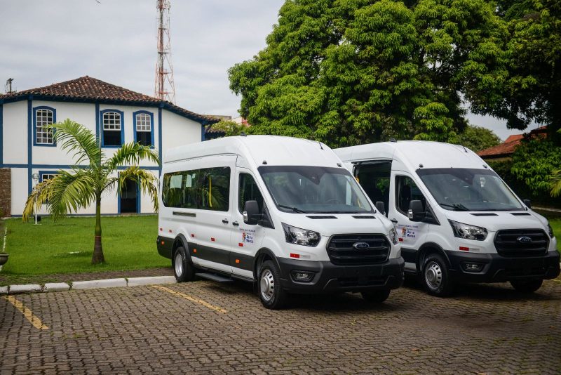 Barra Mansa amplia frota com aquisicao de mais duas vans