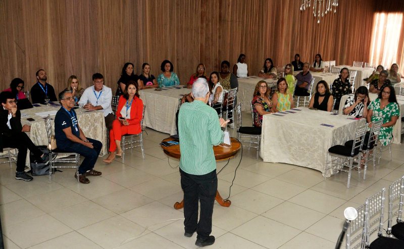 Prefeitura de Volta Redonda oferece curso de gestÃ£o escolar para diretores da rede municipal