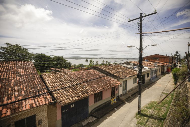 Joédson Alves/Agência Brasil Maceió (AL) 16/12/2023 – Os esquecidos pela Braskem – Vista de casas no bairro Flexal de Baixo, nas proximidades da mina n°18 da mineradora Baskem na lagoa de Mundaú.
Foto: Joédson Alves/Agência Brasil