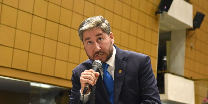 Ex-deputado paulista é condenado por importunação sexual a colega