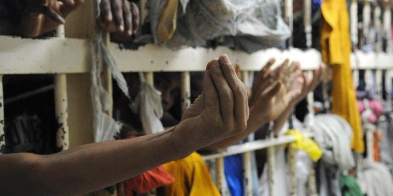 Aumento de prisões fortaleceu o crime organizado, avalia pesquisador