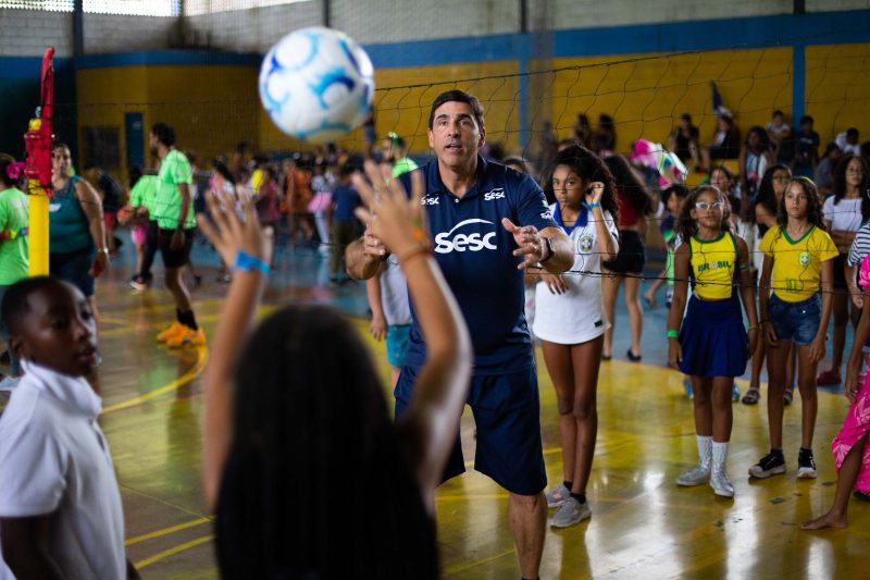 Volta Redonda: encerramento da Colônia de Férias tem a participação do bicampeão olímpico Giovane Gávio