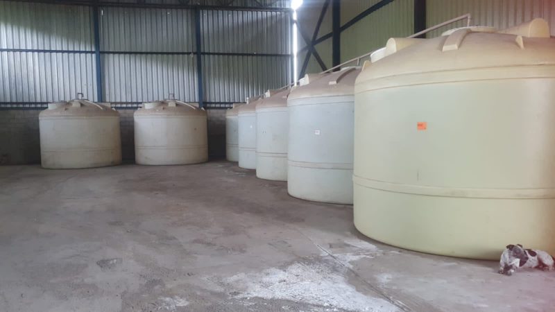 Guarda Ambiental de Barra Mansa interdita galpao de armazenamento de