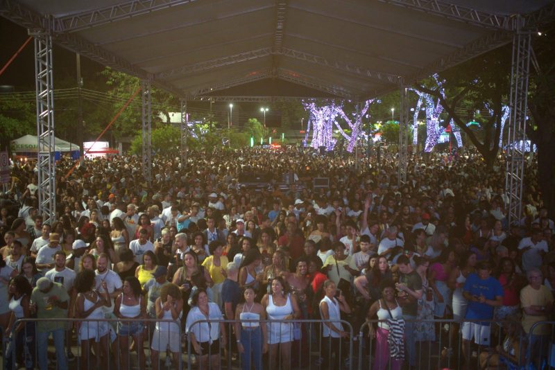 “Réveillon da Paz” reúne milhares de pessoas em Volta Redonda