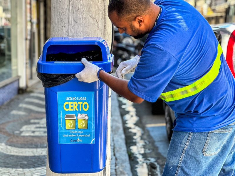 Saae de Barra Mansa inicia instalacao de novas lixeiras em