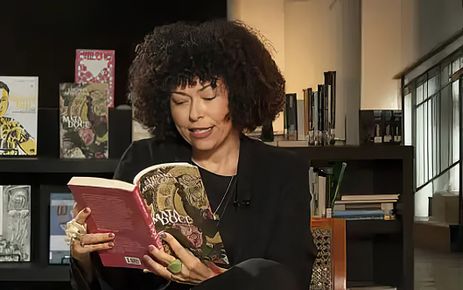 Rio de Janeiro - Escritora Luciany Aparecida no programa Trilha de Letras, da TV Brasil. Foto: TV Brasil/Divulgação