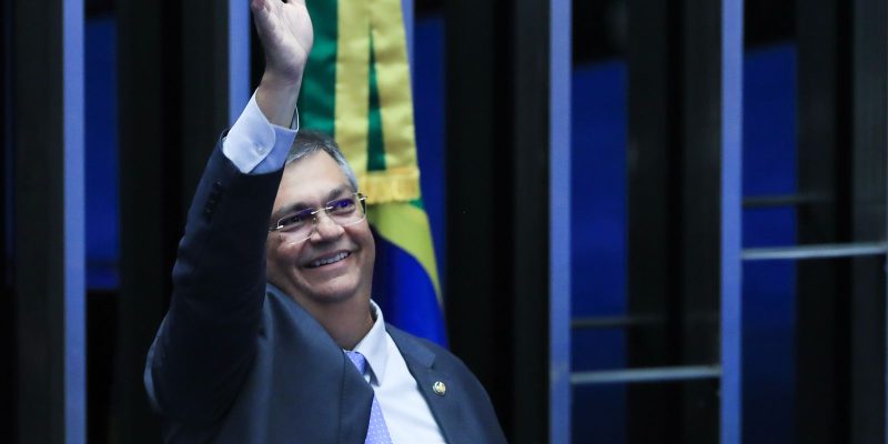 Em despedida do Senado, Dino diz que agirá pela harmonia dos poderes