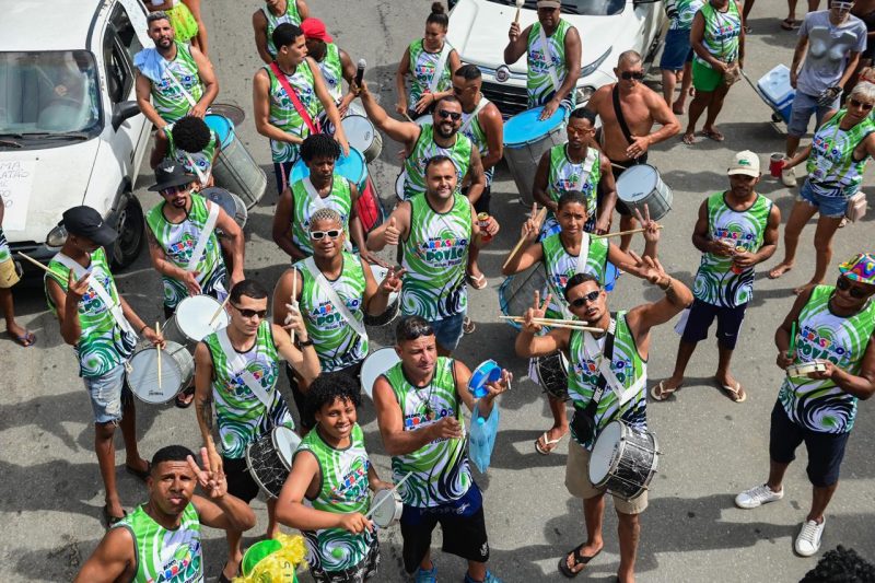 Bloco Arrastao do Povao anima moradores do bairro Vista Alegre