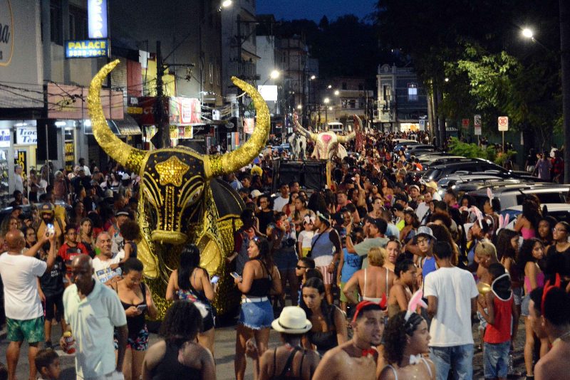 Carnaval de Barra Mansa arrasta milhares de pessoas para as