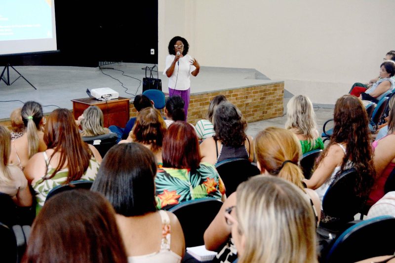 Fatima Lima se reune com diretores para alinhamento de estrategias