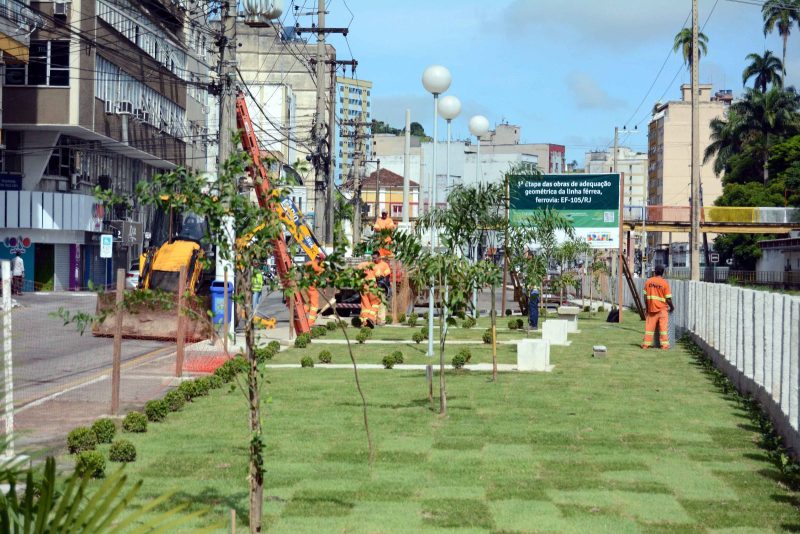 Patio de Manobras comeca receber servico de paisagismo – Barra
