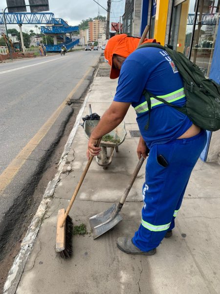 Saae de Barra Mansa realiza limpeza nas areas centrais da