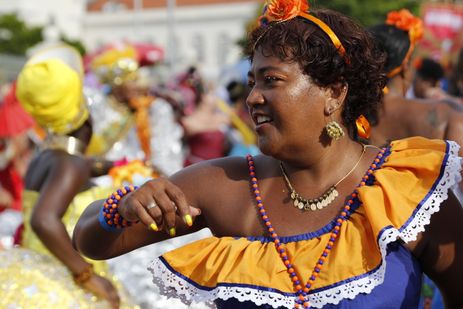 Rio de Janeiro (RJ) 13/02/2024 – Cortejo de carnaval do bloco Rio Maracatu desfila no centro da cidade. Foto: Fernando Frazão/Agência Brasil