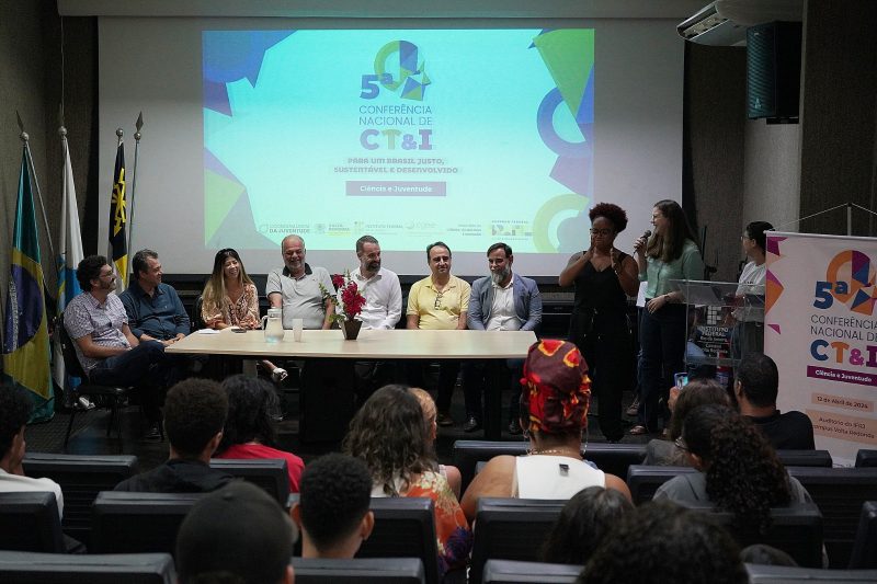Volta Redonda sedia Conferência Livre ‘Ciência e Juventude’