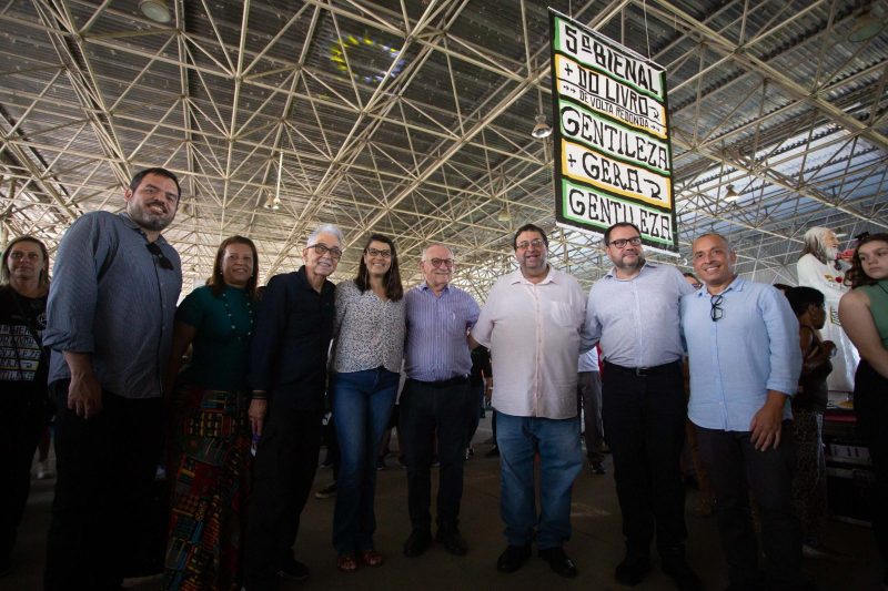 Secretaria de Cultura lança ‘Biblioteca Sobre Rodas’ na 5ª Bienal do Livro de Volta Redonda