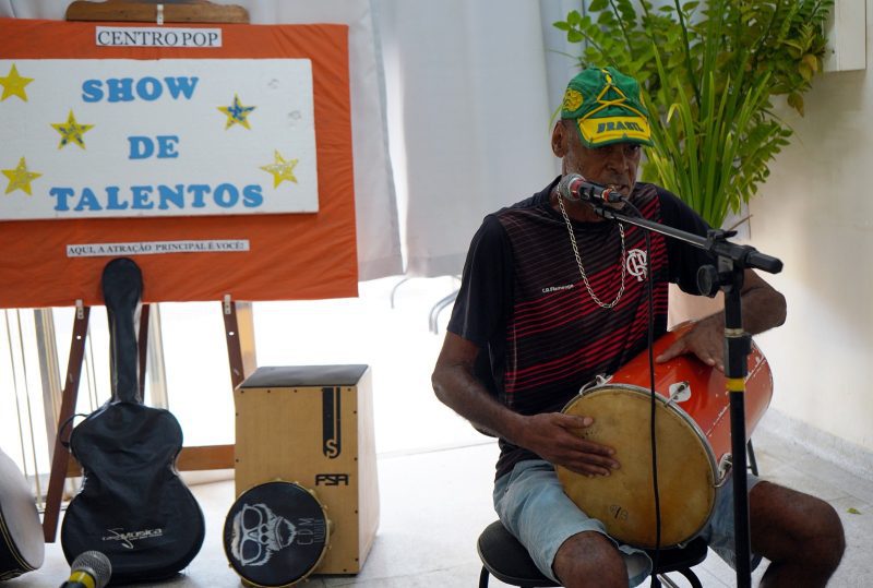 Show de talentos do Centro Pop e Abrigo Seu Nadim emociona usuários e espectadores em Volta Redonda