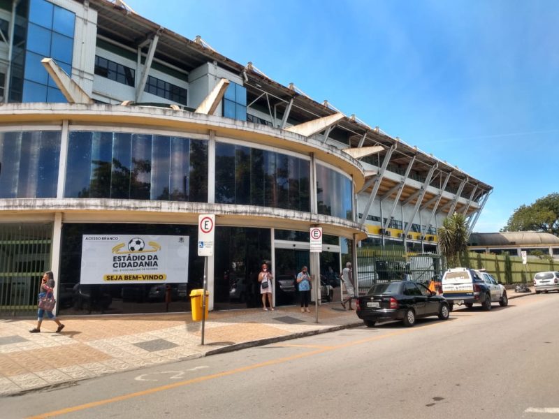 Estádio da Cidadania, em Volta Redonda, vai receber doações para as vítimas das enchentes no RS