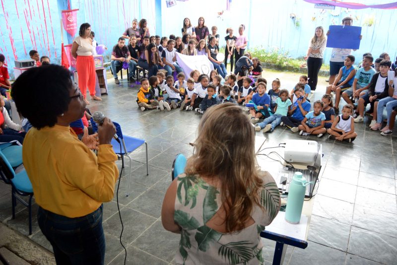 Fatima Lima acompanha alunos durante gincana ambiental em Rialto –