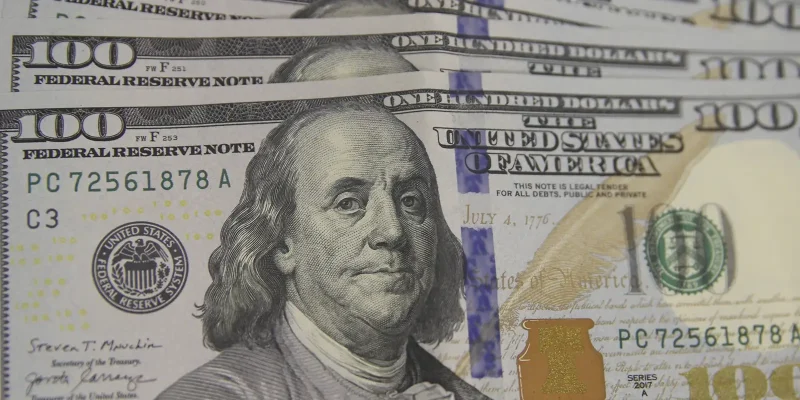 Dólar sobe para R$ 5,14 um dia após divisão no Copom