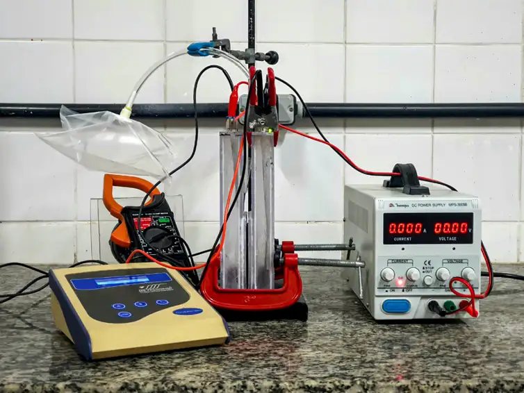 Brasília (DF) 24/05/2024 - Eletrolisador  no laboratório de Mecânica da Fratura e Fadiga da Universidade Federal do Ceará (UFC).
Foto: LAMEFF/UFC