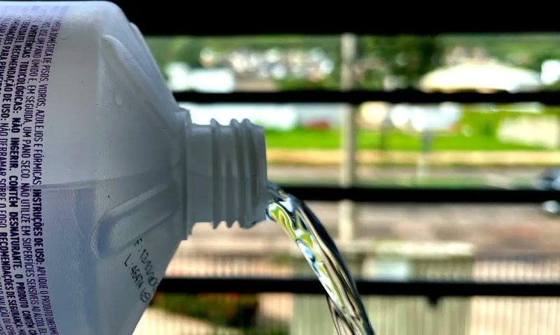 Vigilância Sanitária de Volta Redonda fiscaliza no comércio e drogarias a venda de álcool líquido 70%