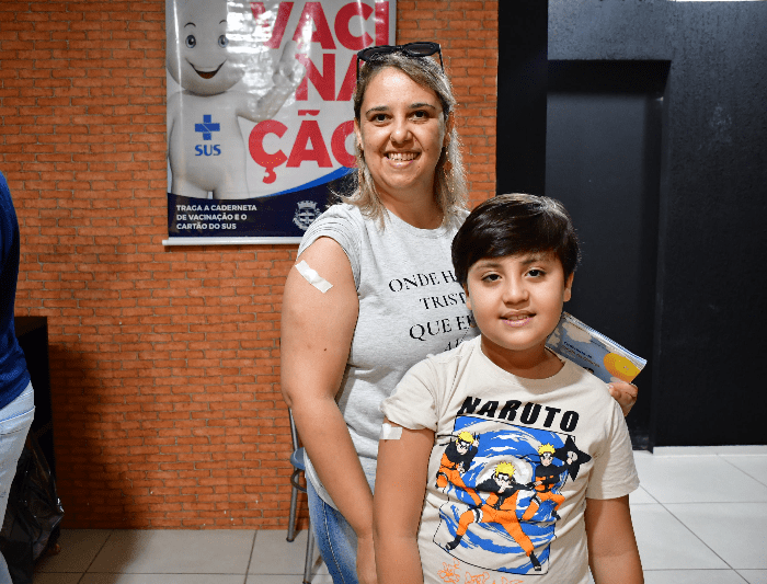 RESENDE VACINA NESTE SÁBADO PÚBLICO-ALVO DAS VACINAS CONTRA DENGUE, COVID-19 E INFLUENZA
