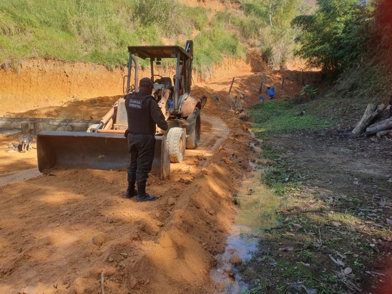 Guarda Ambiental fiscaliza irregularidades em aterro no bairro Vila Ursulino