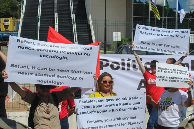 Brasília (DF) 10/06/2024 - Ato contra projeto - Em meio à expansão do desmatamento - que triplicou de 2019 a 2023 - o Piauí discute alterar a lei ambiental do estado, com mudanças no processo de licenciamento para empreendimentos econômicos
Foto: Tânia Martins/Corre Diário