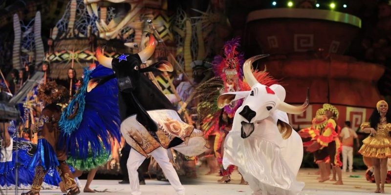 Caprichoso e Garantido apresentam segredos e triunfos da Amazônia