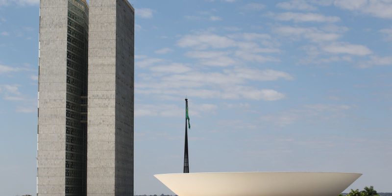 Projeto que equipara aborto a homicídio tem urgência aprovada