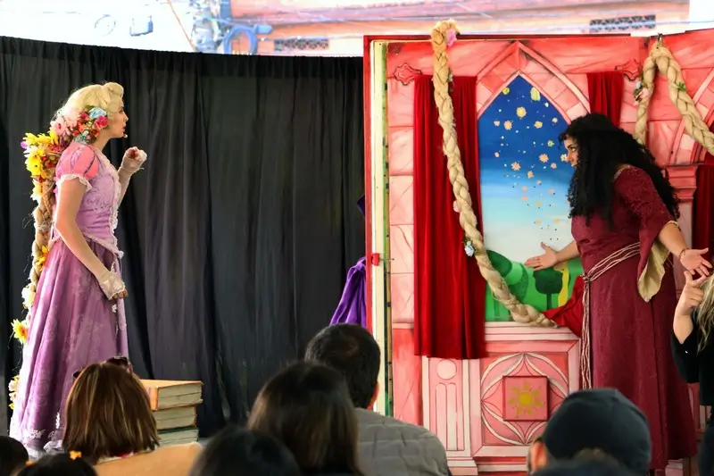 público com espetáculo ‘Rapunzel’