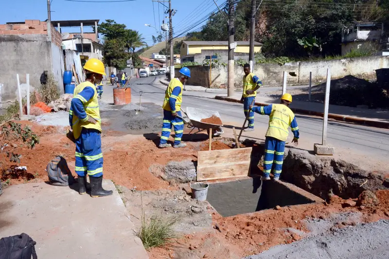 Avenida Presidente Kennedy recebe obras de drenagem