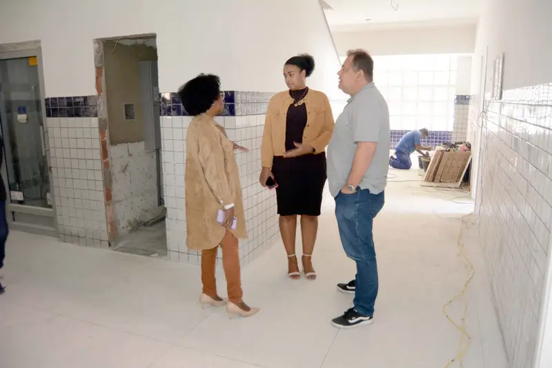 Fátima Lima acompanha fase final das obras na Escola Geraldo Osório