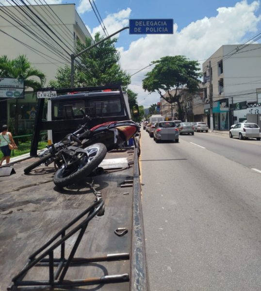 Ordem Pública de Volta Redonda apreende moto sem placa conduzida por inabilitado
