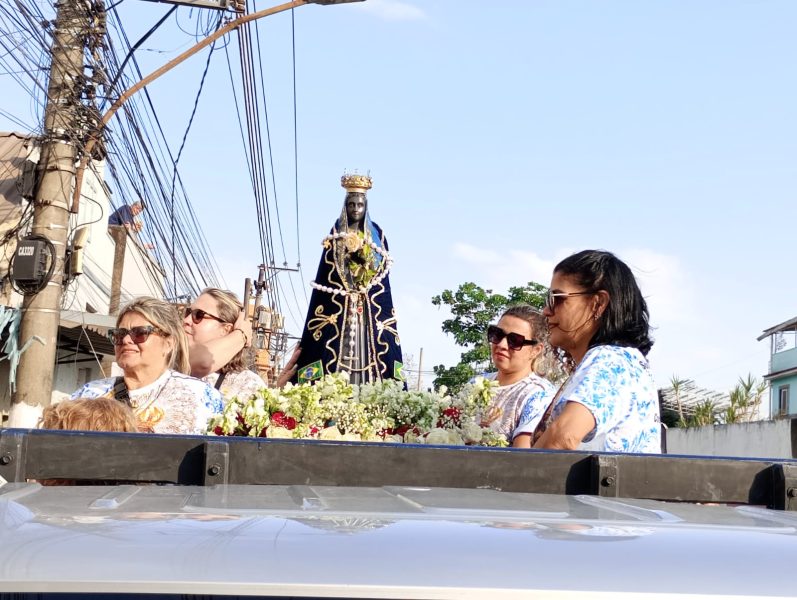 Tradicional Procissao a Nossa Senhora Aparecida e realizada em Barra