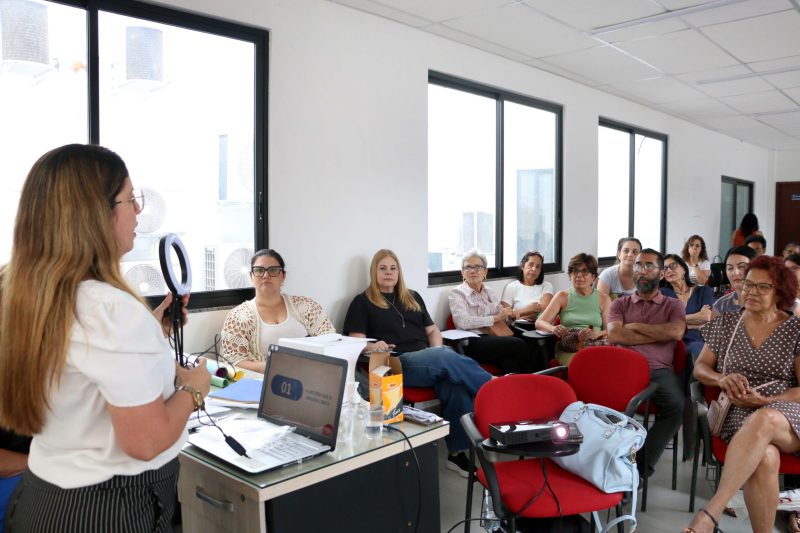 Artesaos se preparam para o Natal com curso de fotografia