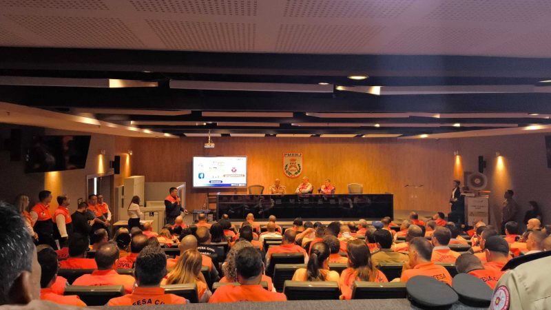 Defesa Civil de Barra Mansa recebe protocolos para utilizar em