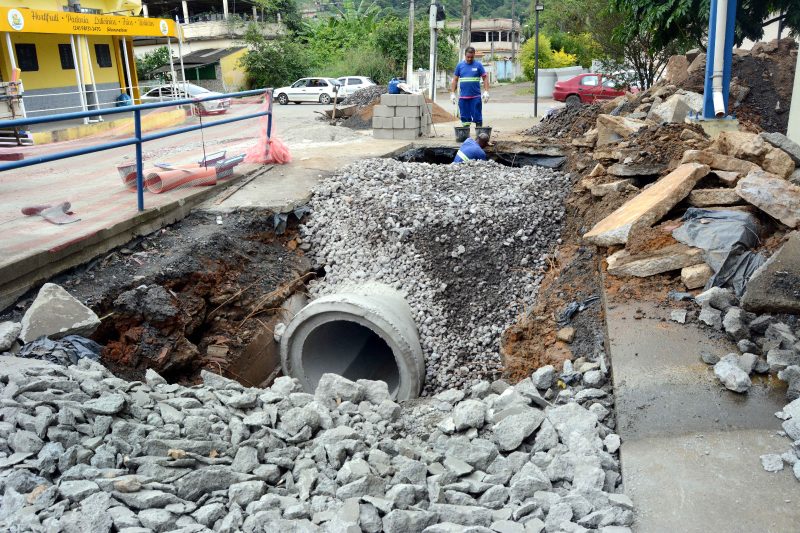 Saae BM realiza construcao de rede de aguas pluviais no bairro