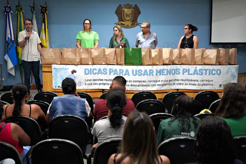 Secretaria de Meio Ambiente de Volta Redonda entrega novos uniformes a cooperativas de materiais recicláveis