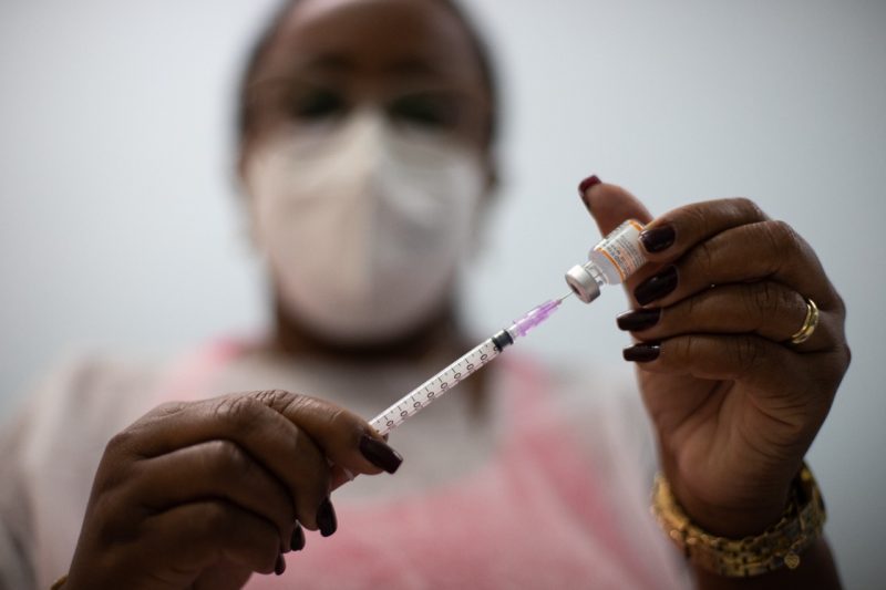 Volta Redonda vai ofertar vacina de prevenção à coqueluche para profissionais da Educação que atuam em berçários