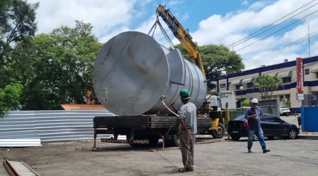 Volta Redonda: Futura estação de tratamento de esgoto do Hospital São João Batista avança com a chegada de tanques reatores